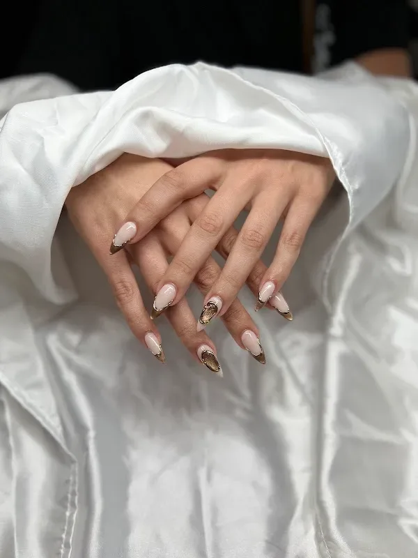 Deliciae Nail Spa — Nail salon in Holly Springs